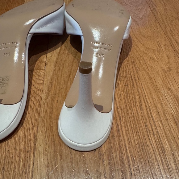 BARNEYS NEW YORK - White Leather Open Toe Heeled Mule - Size 38.5 - Picture 7 of 9